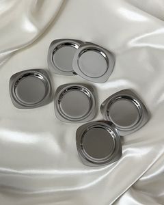 Juego de Posavasos Decorativos de Hierro y Metal para Copas de Vino, Tazas de Té y Tazas de Café con Elegante Soporte de Almacenamiento - Product Image 4