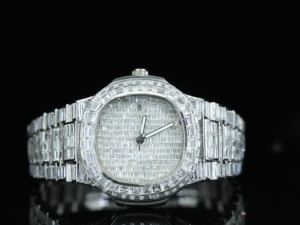Reloj Automático de Acero Inoxidable para Hombre, Estilo Hip-Hop, Diseño Europeo Americano, con Diamantes, Calendario y Cristal de Zafiro, Venta al Por Mayor de Fábrica - Product Image 1