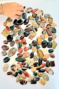 Mélange de pierres précieuses naturelles en cabochon, tailles et formes variées, pour la fabrication de bijoux, destiné aux grossistes, détaillants et fabricants, pour anneaux en macramé - Product Image 3