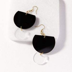 Boucles d'oreilles en résine en gros, boucles d'oreilles en résine époxy en gros, boucles d'oreilles en résine faites à la main en gros, design floral - Product Image 5