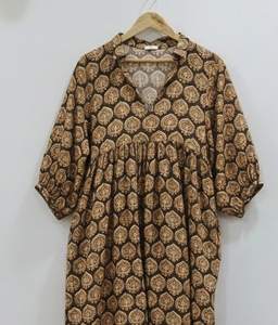 Vestido Midi Formal Personalizable Estilo Bohemio con Cuello en V, Manga Abullonada, Estampado Floral Hecho a Mano, 100% Algodón - Product Image 4