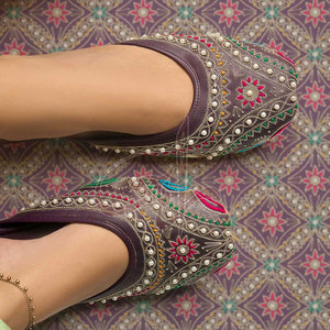 Elegant <b>Comfy</b> Beautifully Detailed Multi-Head Tilla Embroidery Bead <b>Work</b> Handmade Fashion Trend Printed Anti-Slippery Khussa - Product Image 2