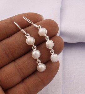 Boucles d'oreilles pendantes vintage en argent sterling 925 avec serti clos, motif goutte d'eau, vente en gros, boucles d'oreilles à 3 niveaux de perles pour femmes - Product Image 2