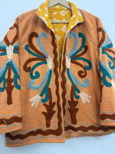 Chaqueta de Invierno Gruesa para Mujer, Estilo Bohemio Suzani, de Algodón Naranja, Bordada, Resistente al Viento, con Cuello Mandarín y Estampado Floral - Product Image 4