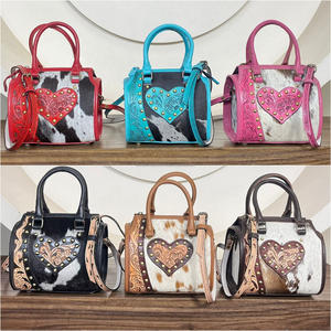 Sac bandoulière Speedy en cuir de vachette véritable, fait main, avec motif cœur gravé et cloutage, en cuir à poils, pour femme - Product Image 5