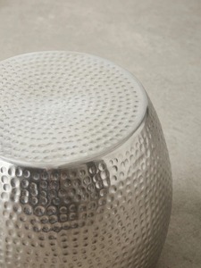 Mesa de Centro Redonda Moderna Home Poetry con Acabado Martillado, 42 cm de Diámetro, Muebles de Sala de Estar, Diseño Contemporáneo - Product Image 5