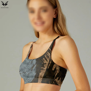 Conjunto Deportivo de Dos Piezas de Alta Calidad con Impresión por Sublimación para Entrenamiento, Bra Deportivo y Pantalones Cortos, Ropa Deportiva para Gimnasio - Product Image 6