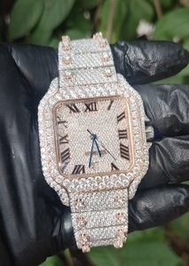 Reloj Cuadrado de Lujo en Oro Rosa de Dos Tonos con Incrustaciones de Diamantes Moissanite VVS, Esfera Completamente Pavimentada, Números Romanos, Brazalete de Acero - Product Image 2