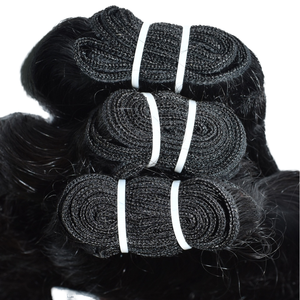 Extensiones humanas rectas vírgenes crudas indias Paquete al por mayor Ninguno Cutícula procesada químicamente alineada Onda profunda negra natural - Product Image 1