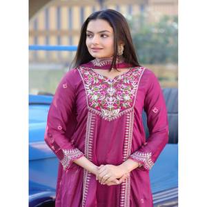 Feni Fashion Designer Party Wear Robes de bal en violet Taille S avec séquence de codage Travail brodé - Product Image 6