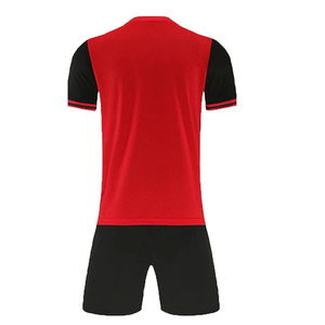 Tenues de football personnalisées haut de gamme imprimées par transfert thermique 100 % polyester – Confortables pour l'entraînement estival et séchage rapide - Product Image 2