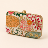 Pochette de soirée élégante pour femme en polyester brodé de perles et de sequins floraux, style bohème, avec doublure légère en satin