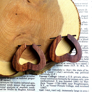 Pendientes de Madera en Forma de Lágrima con Acabado Liso, Hechos a Mano con Madera Natural para Accesorios de Joyería de Moda - Product Image 1
