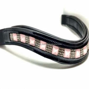 Banda de cejas de brida de caballo acolchada de cuero inglés negro más vendida personalizada con cristales cuadrados Premium banda de cejas ostentosa - Product Image 4