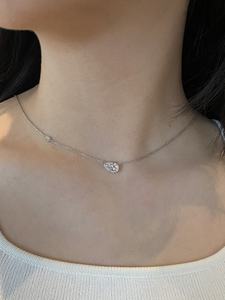 Collar con Colgante de Moissanita Brillante en Forma de Luna Plateada de Lujo ZAWO HOUSE, Cadena Chapada en Oro y Rodio para Regalo de Boda o Fiesta - Product Image 5