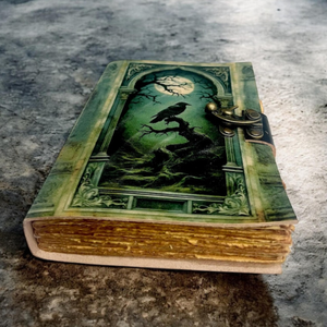 Diario de Cuero Gótico con Diseño de Cuervo y Luna, Grimorio Hecho a Mano, Libro de Sombras con Cierre Vintage - Product Image 5