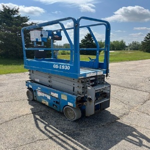 2019 GS-1930 Scissor Lift Reliable Construction Equipment Ready for Export - Product Image 2