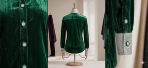 Chemise d'équitation pour femme en velours vert émeraude, col à paillettes argentées, poignets français, légère, respirante, de qualité supérieure - Product Image 4