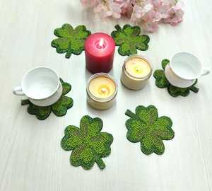 Sous-verre perlé fait main avec motif brodé floral pour tasses à café, mugs à thé et décorations de table pour la maison et l'hôtel - Product Image 1