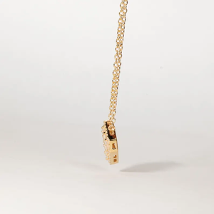 จี้เพชรแบบคลัสเตอร์ ได้รับการรับรองจาก IGI สร้อยคอทองคำแท้ 18K เพชรทรงกลมและทรงบาแกตต์ เพชรเลี้ยงในห้องปฏิบัติการหรือเพชรธรรมชาติ - Product Image 4