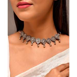 Collar con Colgante Fino Meera Jaipur, Elegante Diseño en Plata para Mujer - Product Image 2
