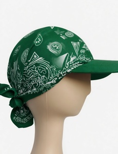 Casquette bandana noire classique à motif paisley blanc, réglable avec fermeture snapback - Product Image 3