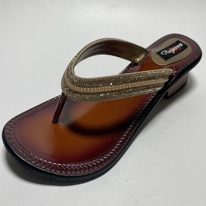 Pantoufles en cuir artisanales, doublure en cuir véritable, bout ouvert, décontractées, écologiques, traditionnelles, à enfiler, confortables pour la maison, en stock - Product Image 1
