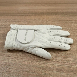 Gant de golf personnalisé en PU anti-UV avec fentes pour les doigts, main gauche, design perforé respirant, logo OEM, fermeture réglable, accessoire de golf - Product Image 1