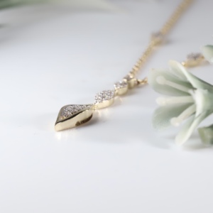 Collar con Colgante de Oro con Corte Brillante, Diseño Clásico en Forma de Y, con Diamante Cultivado en Laboratorio, Cadena de Eslabones con Borlas de Cristal, Joyería Fina - Product Image 4