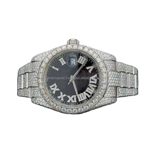 Montre entièrement sertie de diamants en or blanc avec cadran noir et chiffres romains, certifiée par un testeur de diamants 24,5 carats, sertie de moissanite. - Product Image 2
