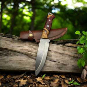 Cuchillo de hoja fija para exteriores, de acero de Damasco con acabado stonewashed, punta caída, mango de madera y hueso, grado industrial, para camping, OEM - Product Image 1