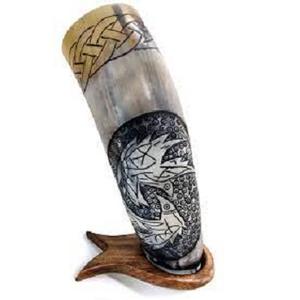 Cuerno de Beber Vikingo Tradicional, Taza Rústica Auténtica, Cáliz Hecho a Mano de Guerrero Medieval, Recipiente Nórdico Natural Tallado para Hidromiel, Hecho con Materiales Crudos - Product Image 1