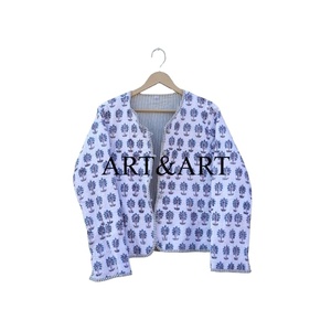 Veste pour femme en coton biologique 100% doux, tricotée, matelassée, imprimée, respirante, écologique, motif floral indien, col en V - Product Image 1