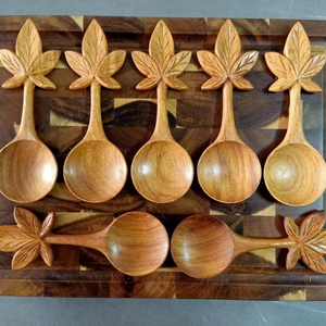 Cuillère de service en bois du Vietnam, faite à la main, avec manche en forme de feuille, ustensile de cuisine, vaisselle rustique pour la table à manger, Vietnam - Product Image 1