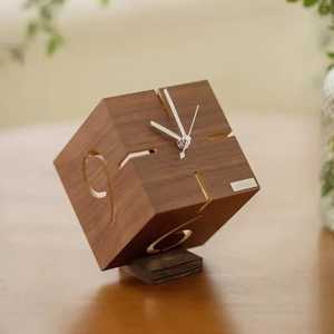 Reloj de Escritorio Geométrico Metálico, Acabado Rústico en Bronce Turquesa, Diseño Industrial Moderno, Artesanía Artística, Elegante - Product Image 2
