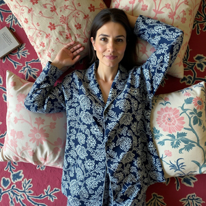 Paire de vêtements de nuit en coton cousus à la main Tranquil Haven avec bordure imprimée Jaal Pantalon long avec chemise à manches longues - Product Image 5