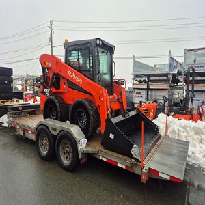 Achetez le chargeur compact Kubota SSV75 avec commandes ISO de vitesse, climatisation et hydraulique, engin de construction avec cabine à siège suspendu pour travaux lourds - Product Image 1