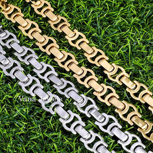 Collar Unisex de Plata de Ley 925, Chapado en Oro de 14MM, 45CM (18 Pulgadas), Acabado Pulido, Estilo Hip Hop Urbano, Cadena Cubana con Moissanita - Product Image 4