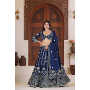 Conjunto de Lehenga, Blusa y Dupatta de Novia con Bordado de Lentejuelas y Zari para Recepción de Boda, Colección de Ropa Étnica Festiva de Diseñador - Product Image 3