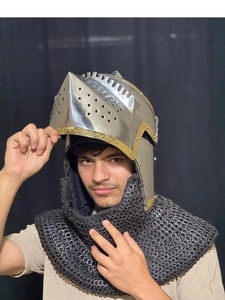 Casco de malla de acero hecho a mano con diseño de cara de cerdo, armadura medieval de caballero con adornos de latón. - Product Image 2