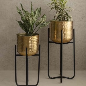 Pot de fleurs moderne en laiton martelé, écologique, personnalisé, non revêtu, 1 kg, usage domestique, origine Uttar Pradesh - Product Image 6