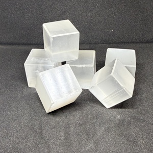 หินเซเลไนต์ขัดเงาทรงลูกบาศก์สำหรับทำเฟิงสุ่ย หินบำบัดคริสตัล ขายส่งเซเลไนต์ขนาด 25-30 มม. ทรงลูกบาศก์ขัดเงาจากอินเดีย - Product Image 4