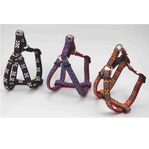 Arnés para Mascotas de Diseño Moderno y Elegante, Serie de Moda Vietnamita de Primera Calidad, con Tachuelas Metálicas y Patrón Geométrico Abstracto de Nailon - Product Image 3