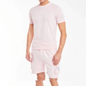 สินค้ามาใหม่ ขายส่ง ชุดเซ็ตเสื้อยืดกางเกงขาสั้นผู้ชายสำหรับฤดูร้อน ชุดลำลองสีตัดกัน รับผลิตแบบ OEM ODM ออกแบบตามสั่ง - Product Image 4