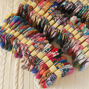 Chaussettes longues rétro pour femmes, en laine épaisse et chaude, rayées, tricotées, style national personnalisé, collection automne-hiver, vente en gros - Product Image 4