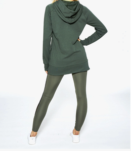 Sudadera con Capucha de Alta Calidad, Tejido de Algodón y Elastano, Forro Polar, Logotipo Personalizado en la Parte Delantera, Hombros Caídos, 400 GSM - Product Image 6