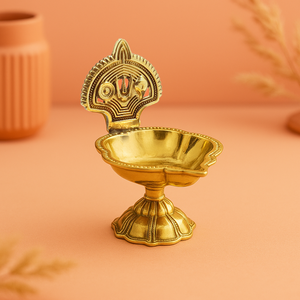 Lampe à huile traditionnelle en laiton plaqué or, porte-bougie décoratif rond poli pour la dévotion et la décoration festive - Product Image 1