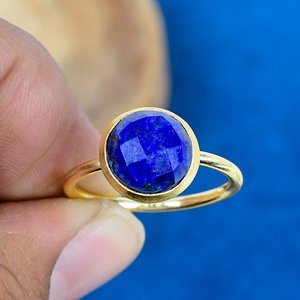 Bague en pierre précieuse naturelle Lapis Lazuli, forme ronde, faite à la main, plaqué or 18 carats sur argent sterling 925 - Product Image 2