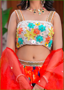 Conjunto de Lehenga Bed of Lillies Fusion con Dupatta con Volantes, Hermosa Colección de Lehenga Choli Tradicional para Bodas, en Tendencia - Product Image 4