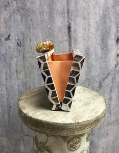 Pochette incrustée de nacre au design géométrique fait à la main pour les soirées, les mariages et les événements de mode de luxe - Product Image 3